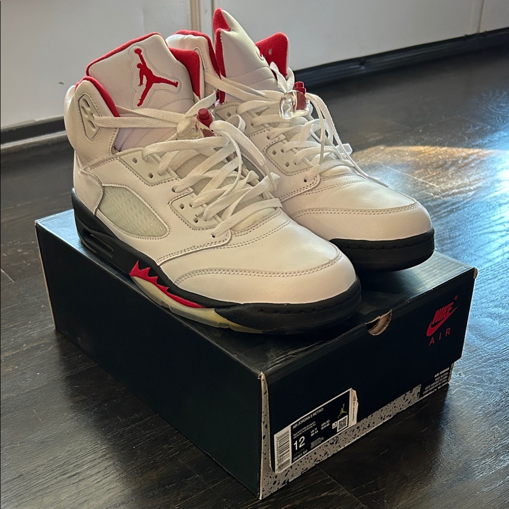 Nike Air Jordan 5 Retro
